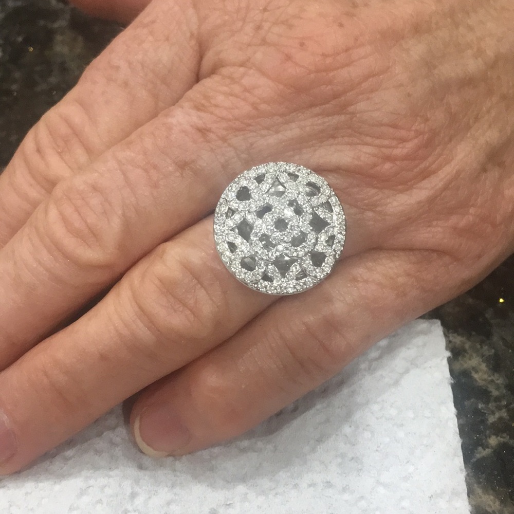 Ring - Picture 3 of 3